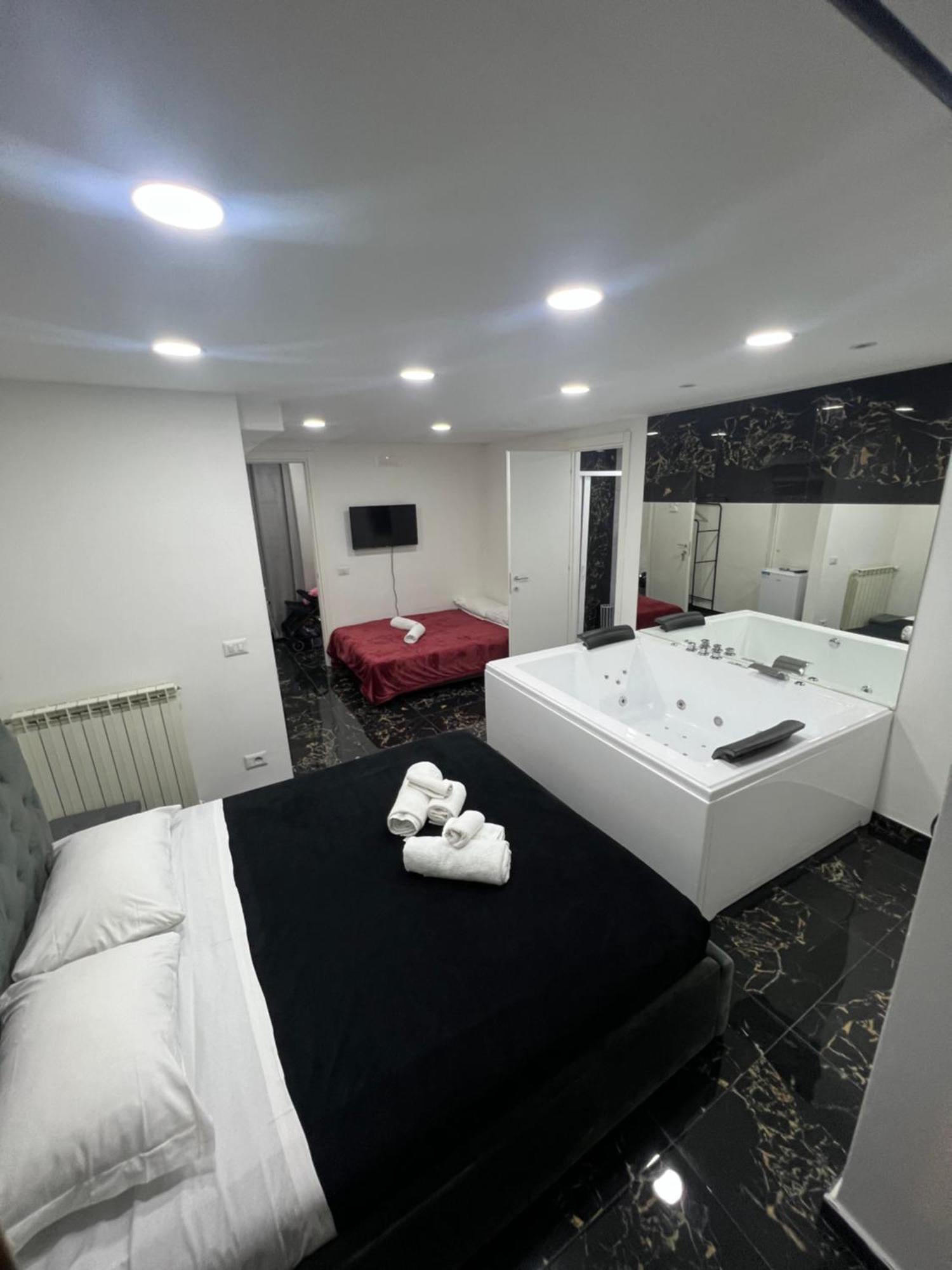 Valentino Luxury Suites ナポリ エクステリア 写真